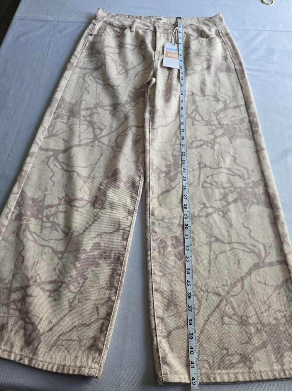 Cali 1850 Wide-Leg Printed Denim Jeans Neutral Abstract Tree Branch Camo Pattern - Picture 6 of 11